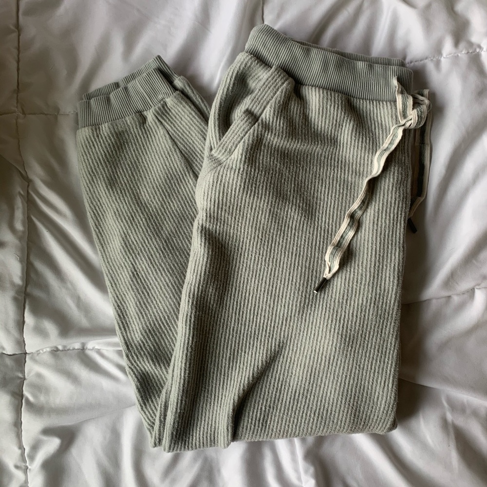 AE ribbed joggers
